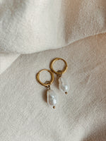 ADELINA Ohrring mit Perle | Earring Gold