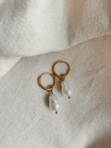 ADELINA Ohrring mit Perle | Earring Gold