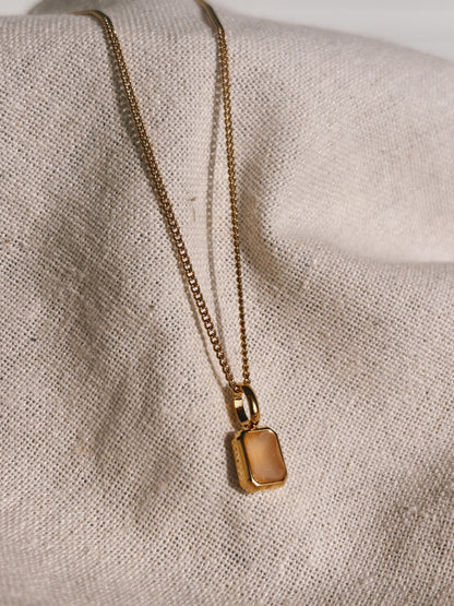 MOA Pfirsich Mondstein Halskette | Necklace Gold