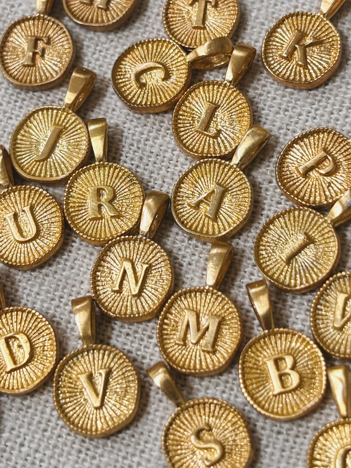 BUCHSTABEN Halskette | LETTER Necklace Gold