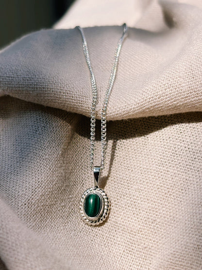 MILYA Malachit Halskette | Necklace Silver