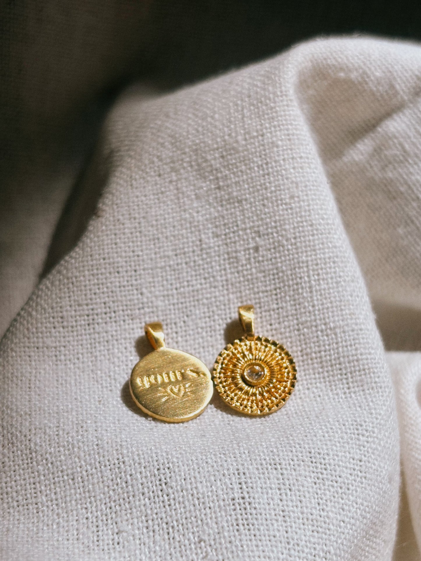 LARAS YOURS. Halskette | Necklace Gold