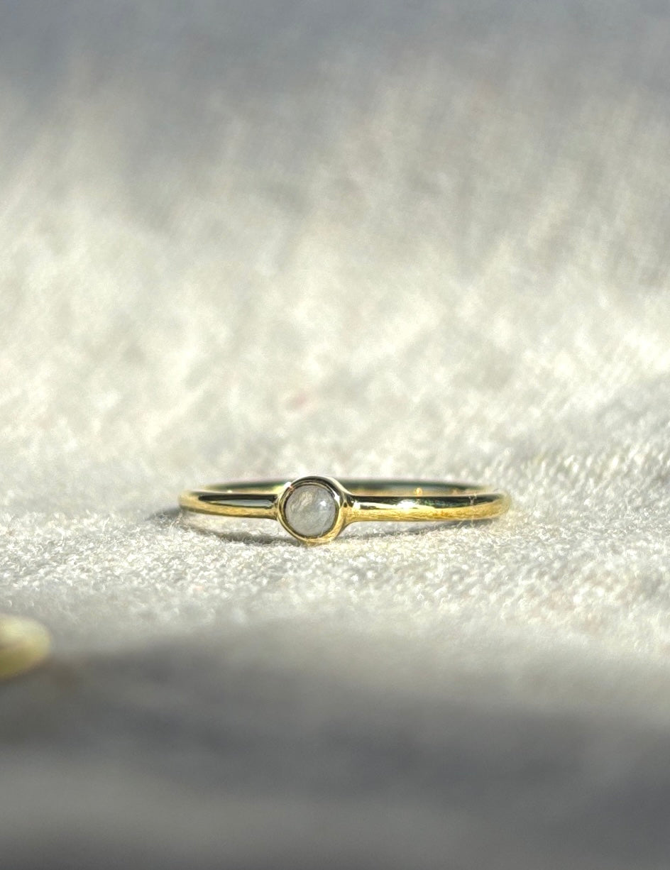RENA shiny Mondstein Ring Gold