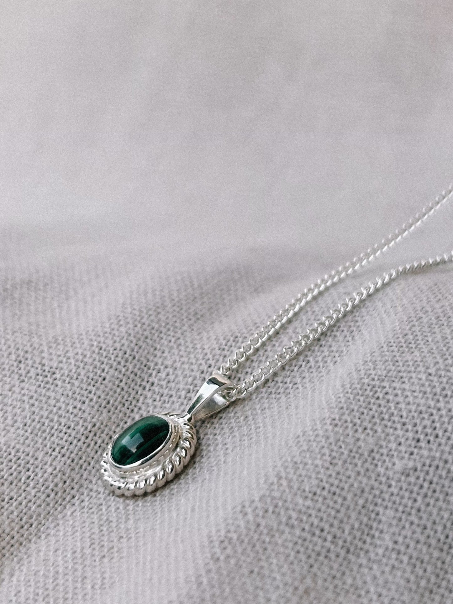MILYA Malachit Halskette | Necklace Silver