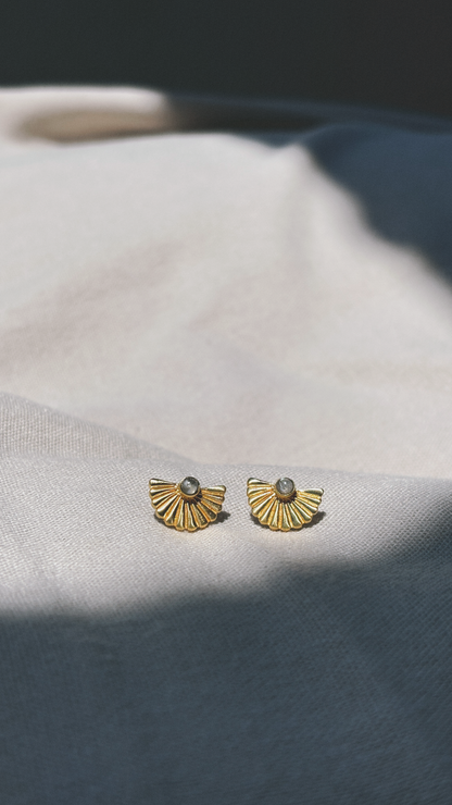 RAISA Moonstone Earring Gold