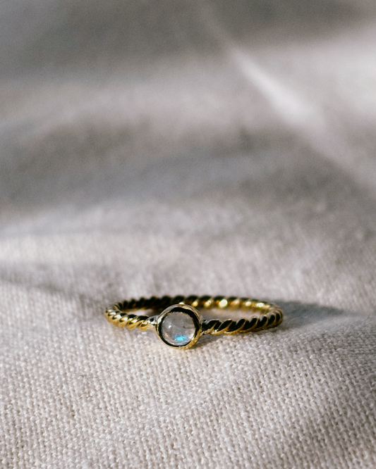 SENANG Mondstein Ring Gold