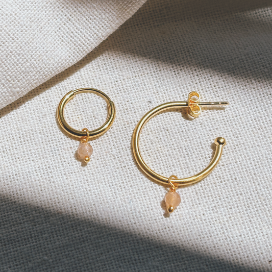 Hoops mit Pfirsich Mondstein gross Anhänger Ohrring | Earring Gold