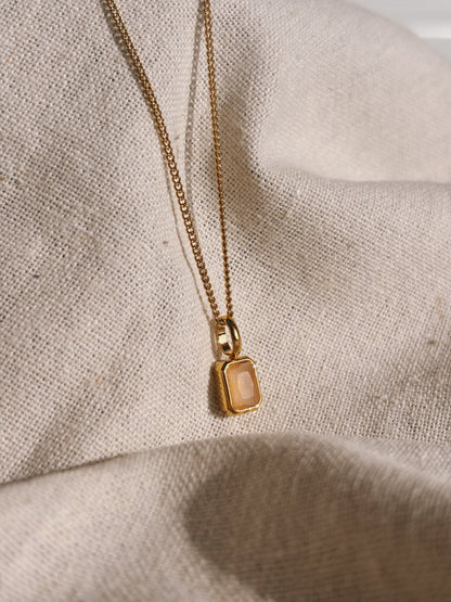 MOA Pfirsich Mondstein Halskette | Necklace Gold