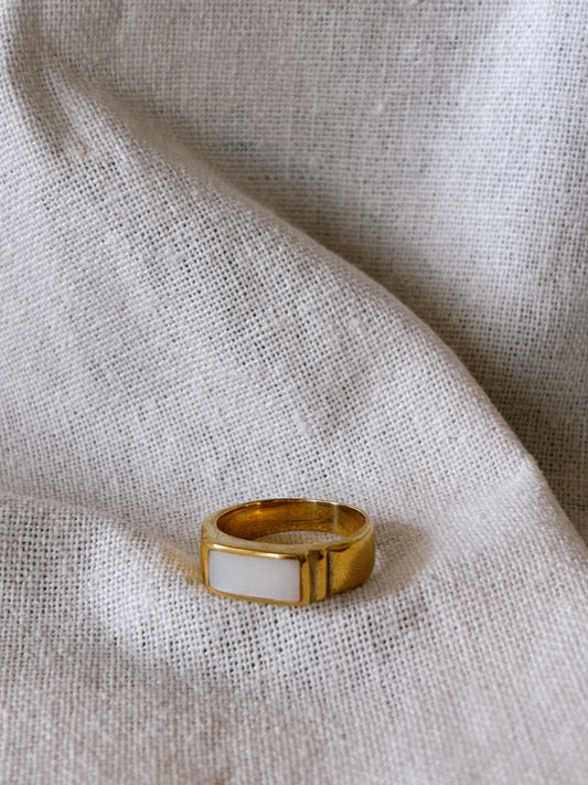 HABIBI Perlmutt Ring Gold