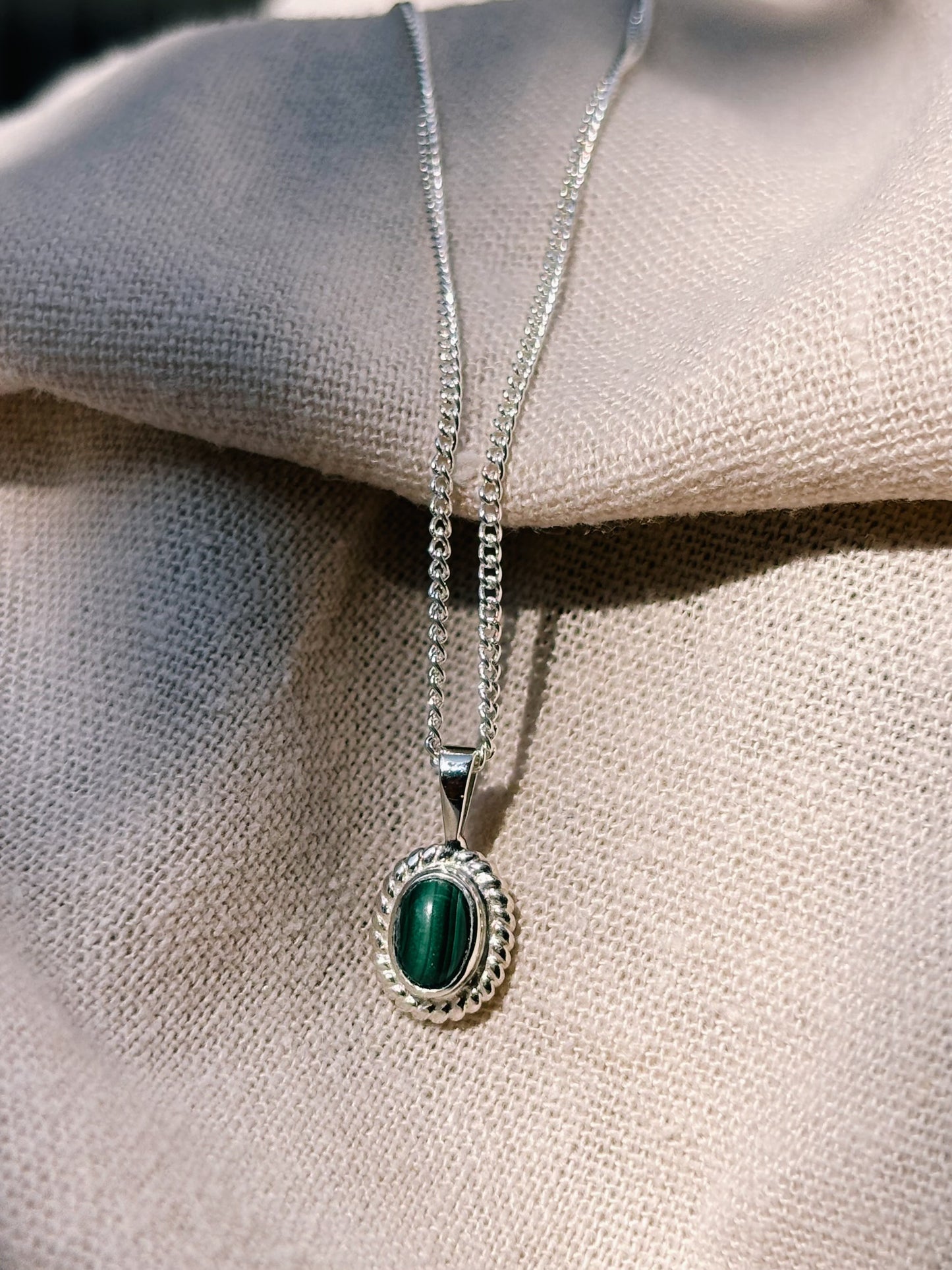 MILYA Malachit Halskette | Necklace Silver