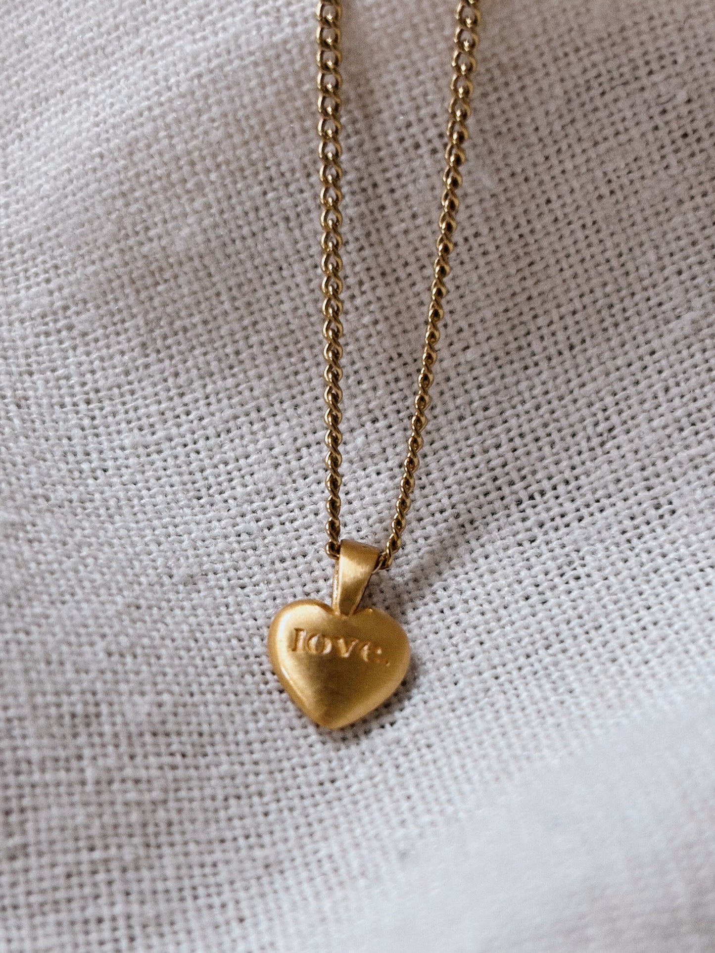 LOVE. HEART Halskette | Necklace Gold