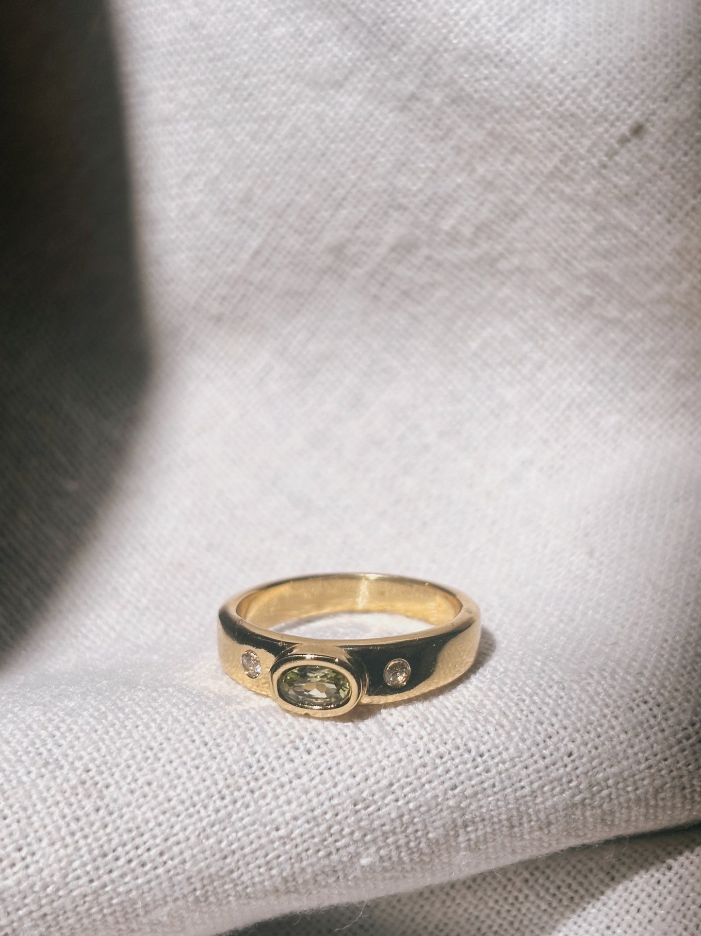 WATI Peridot Ring Gold