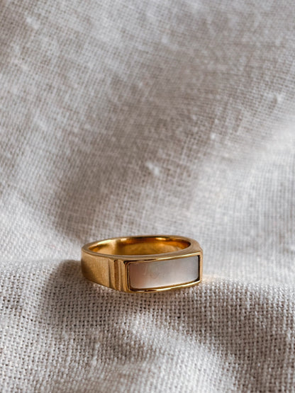 HABIBI Perlmutt Ring Gold