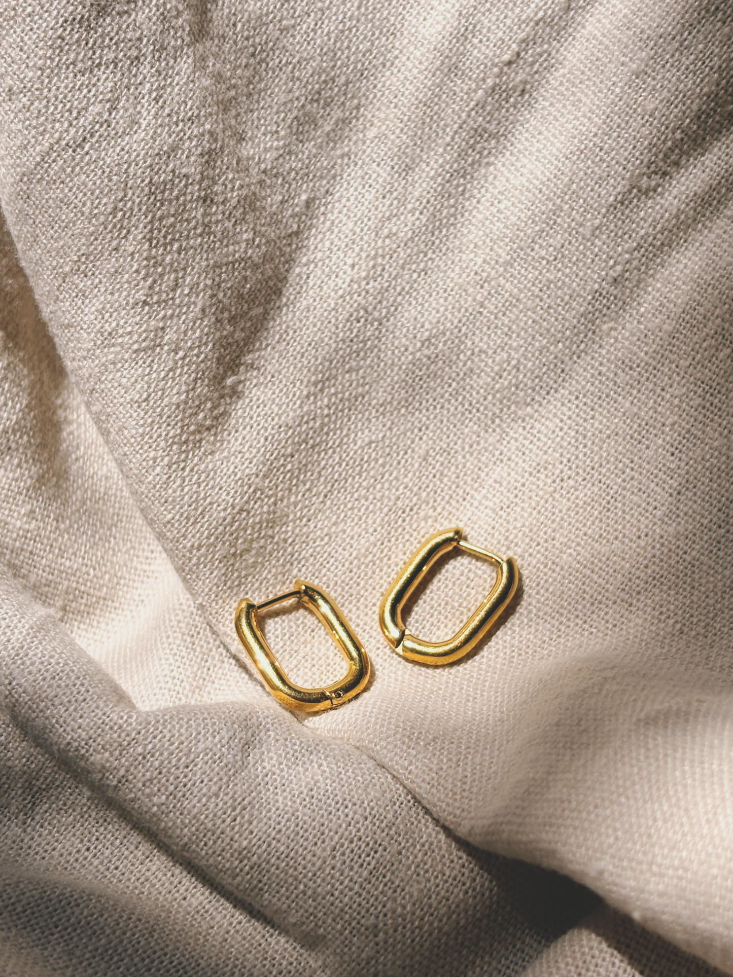 MIRAH Oval Hoops Ohrring | Earring Gold
