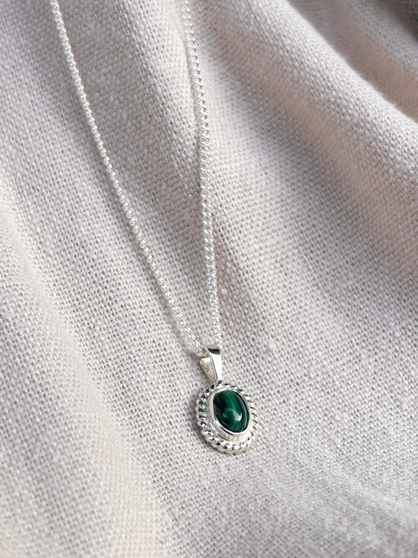 MILYA Malachit Halskette | Necklace Silver