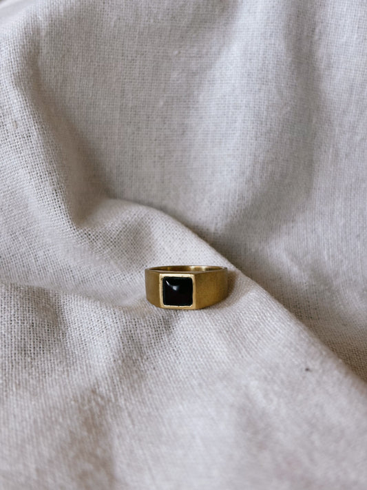 AMELIA Black Onyx Ring Gold