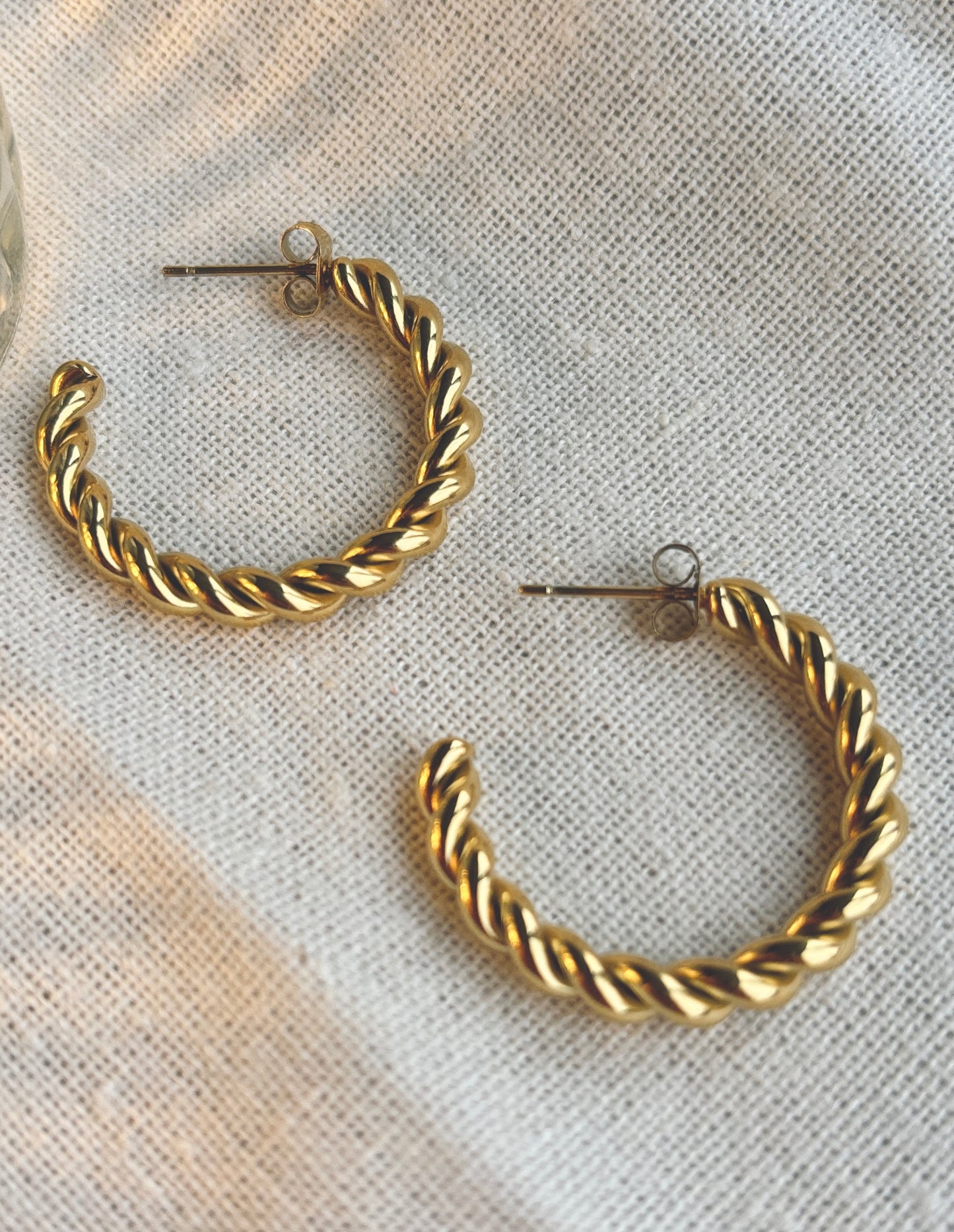 RAYA Hoops twisted 37mm Ohrring | Earring Gold