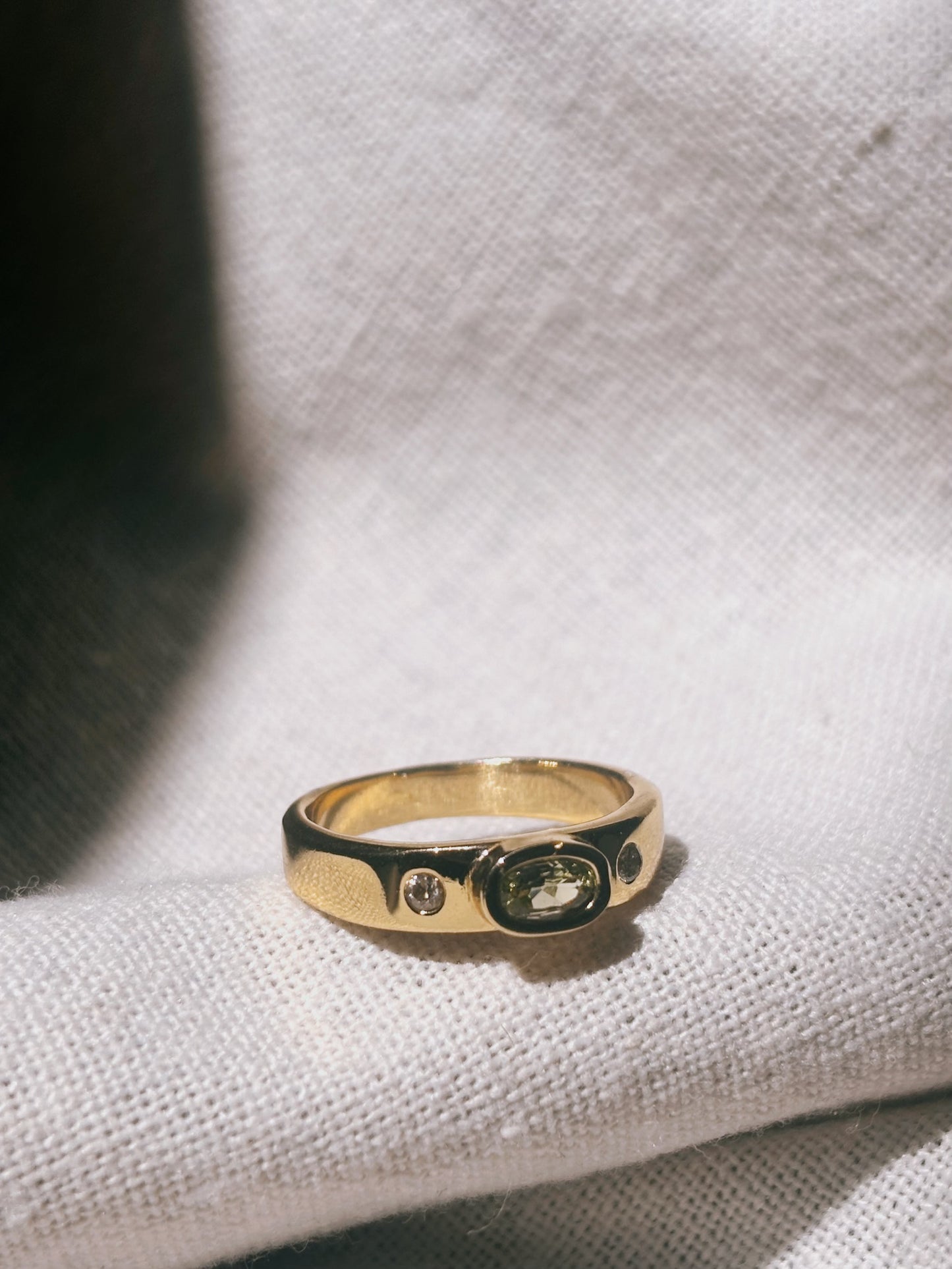 WATI Peridot Ring Gold