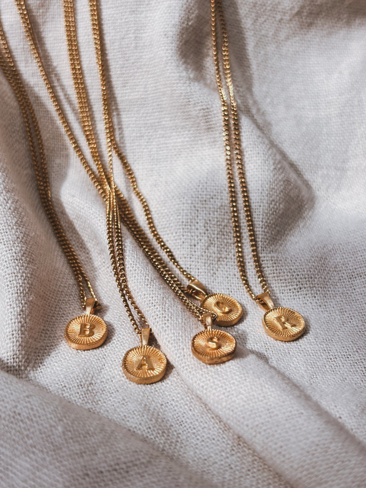 BUCHSTABEN Halskette | LETTER Necklace Gold