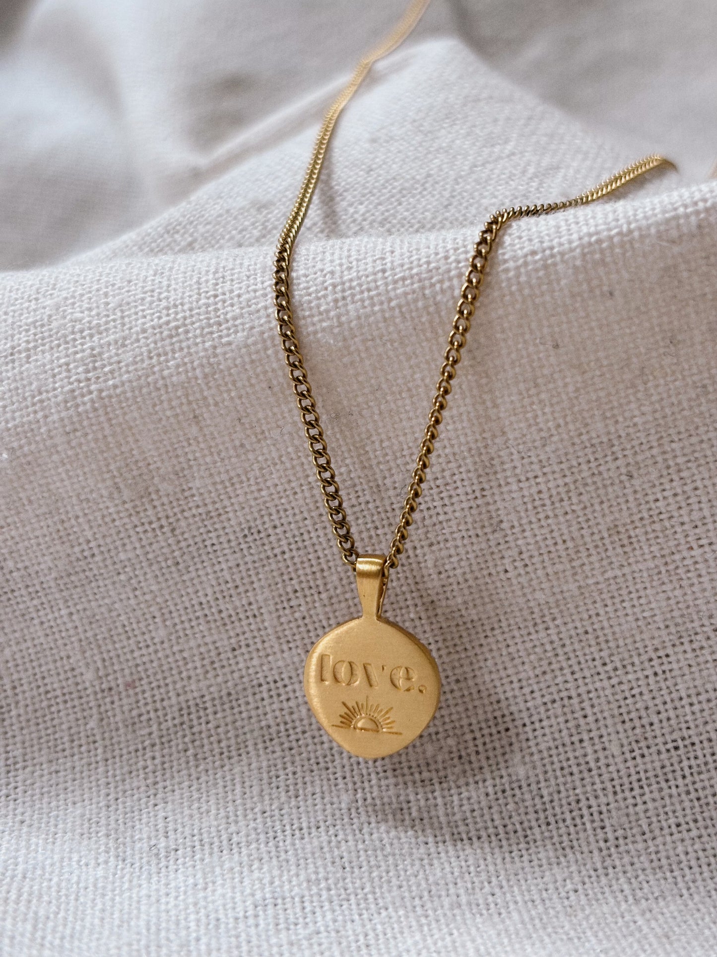 TARI HEART LOVE. Halskette | Necklace Gold