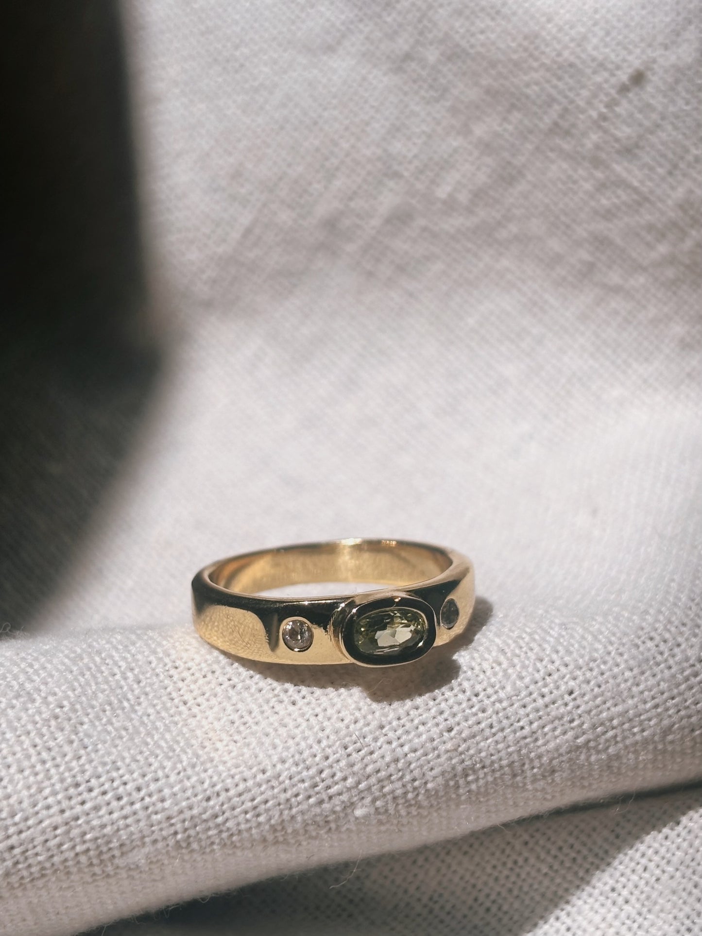 WATI Peridot Ring Gold