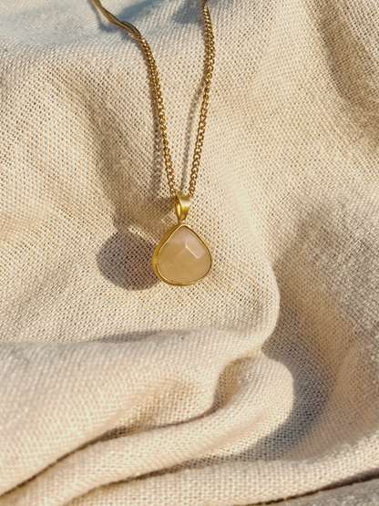 YUNA PEACH MOONSTONE Drop 10mm Halskette | Necklace Gold