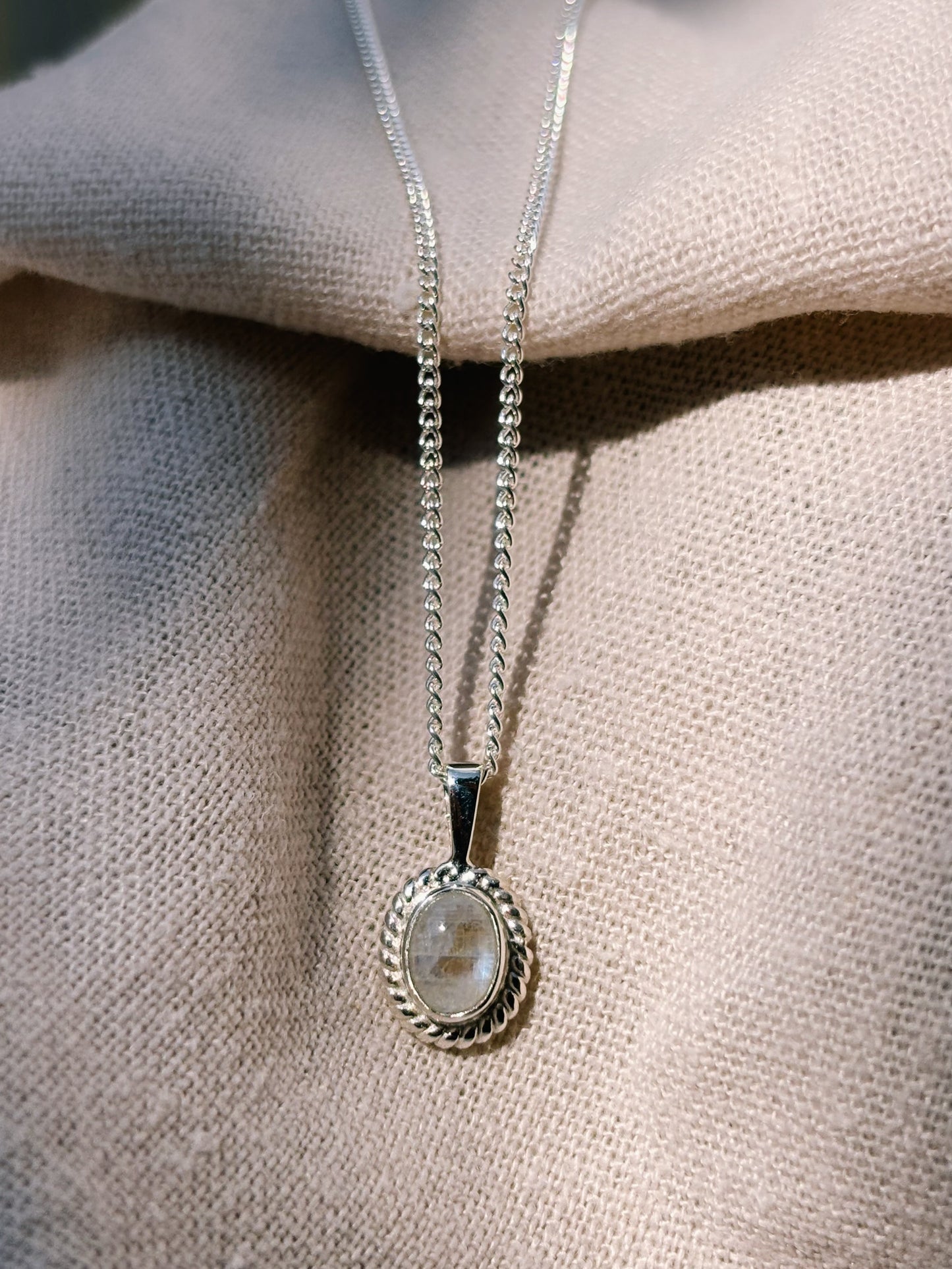 MILYA Mondstein Halskette | Necklace Silver
