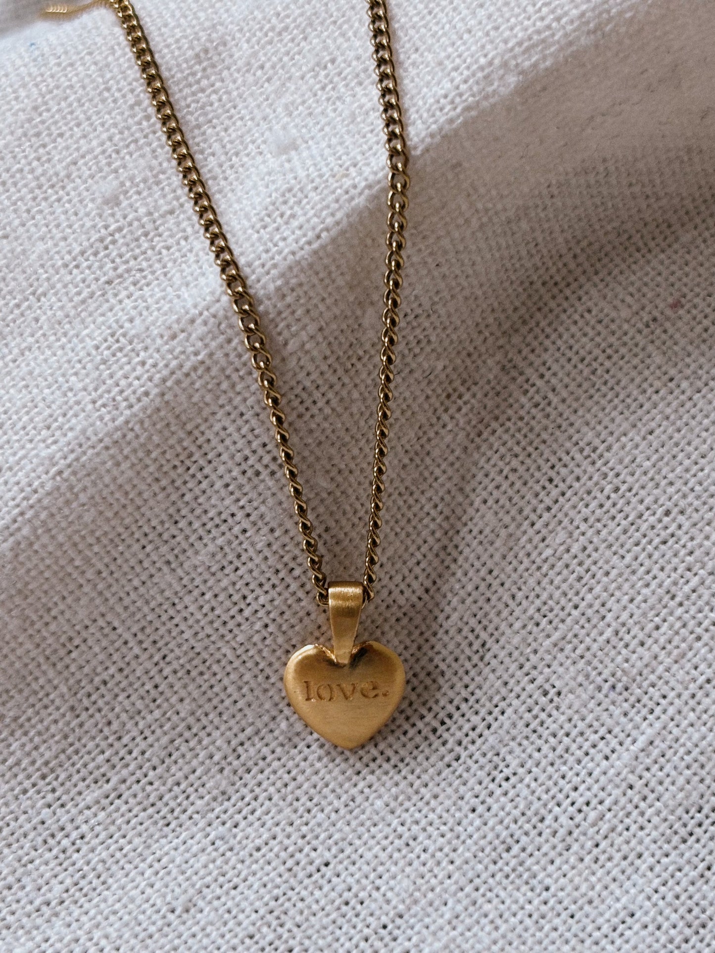 LOVE. HEART Halskette | Necklace Gold