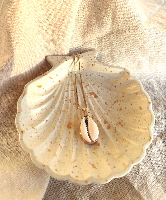 SARI SHELL Halskette | Necklace Gold