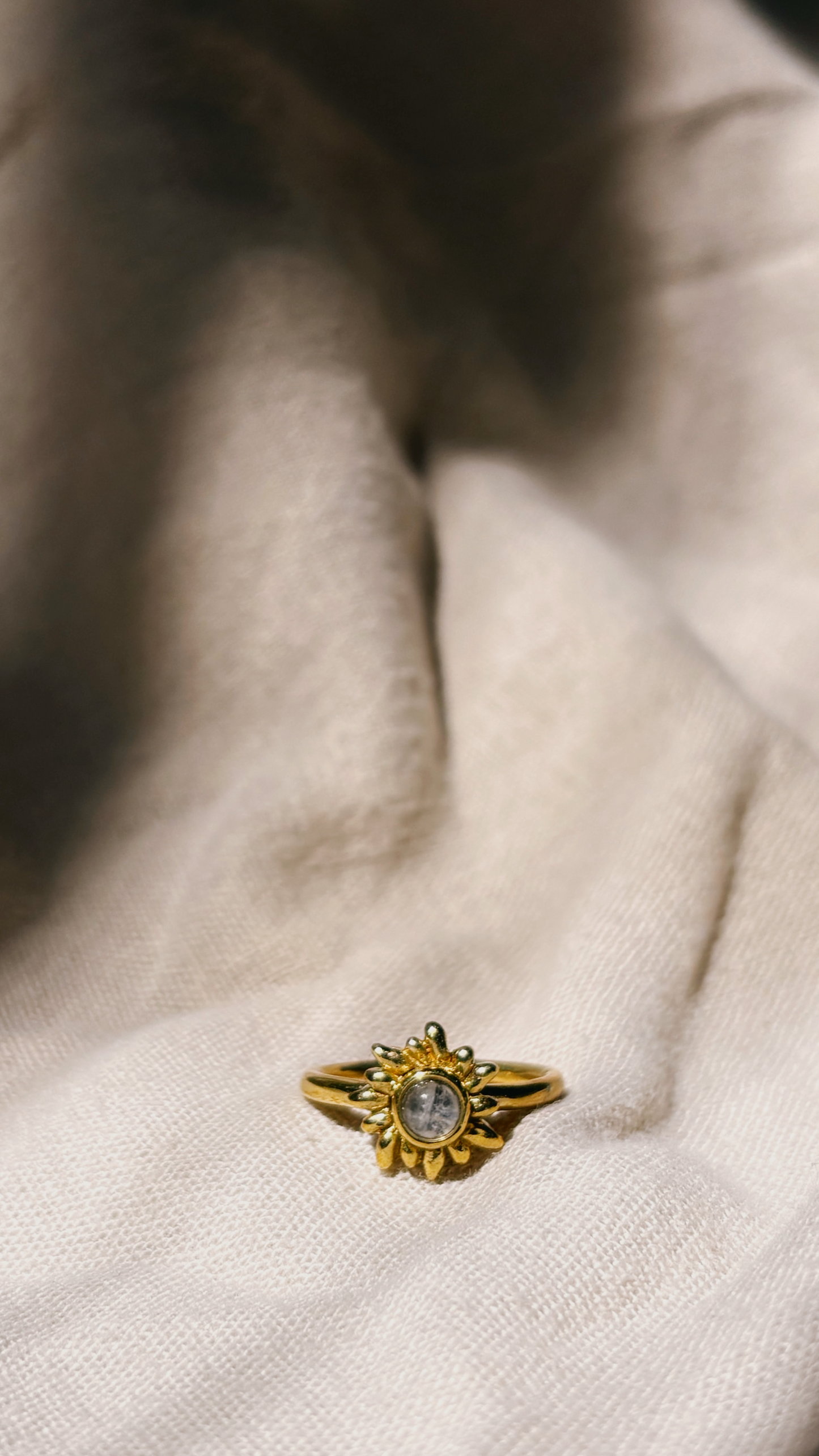 BUNGA Moonstone Ring Gold