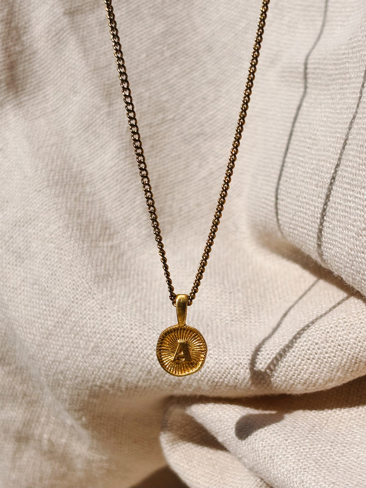 BUCHSTABEN Halskette | LETTER Necklace Gold