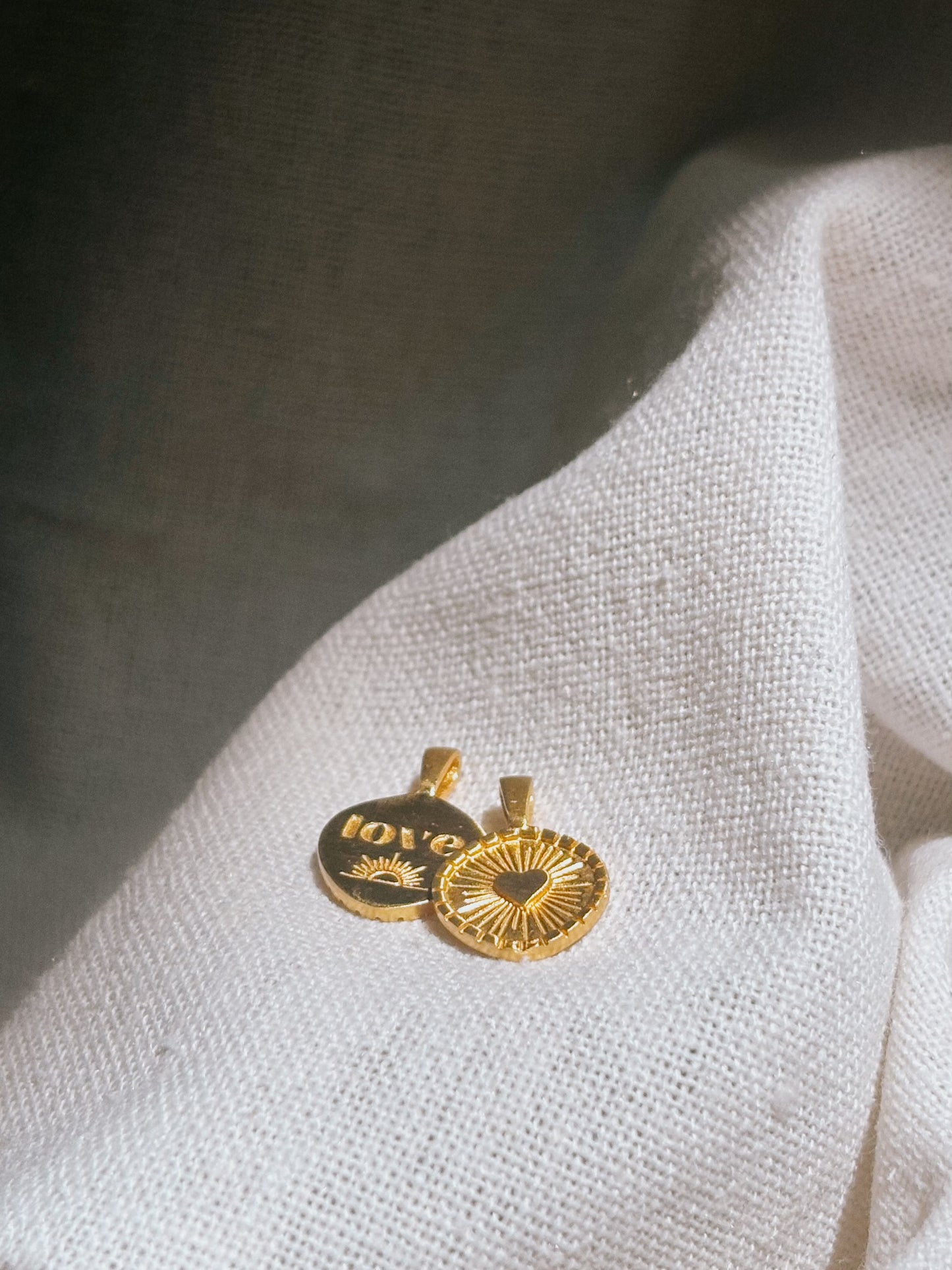 TARI HEART LOVE. Halskette | Necklace Gold