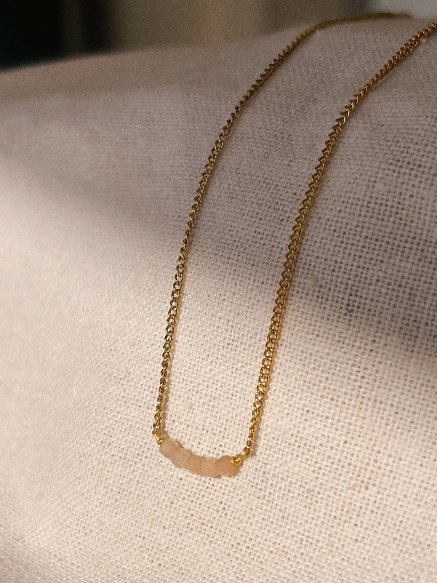 NALI Pfirisich Mondstein Halskette | Necklace Gold