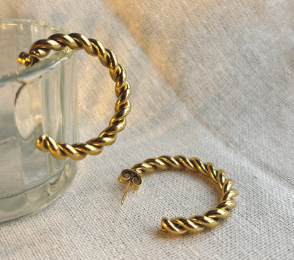 RAYA Hoops twisted 37mm Ohrring | Earring Gold