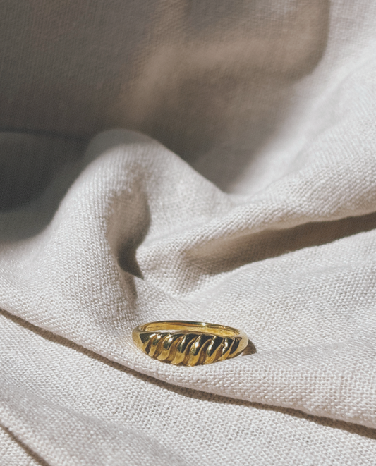 RANI Croissant Ring Gold