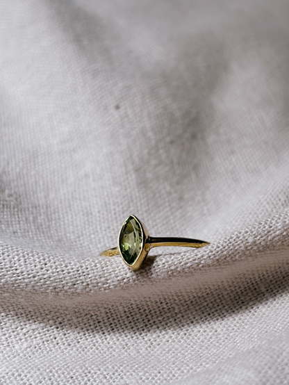 EMIA Peridot Ring Gold
