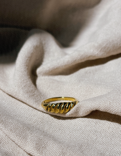 RANI Croissant Ring Gold