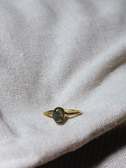 INDAH Labradorit Ring Gold