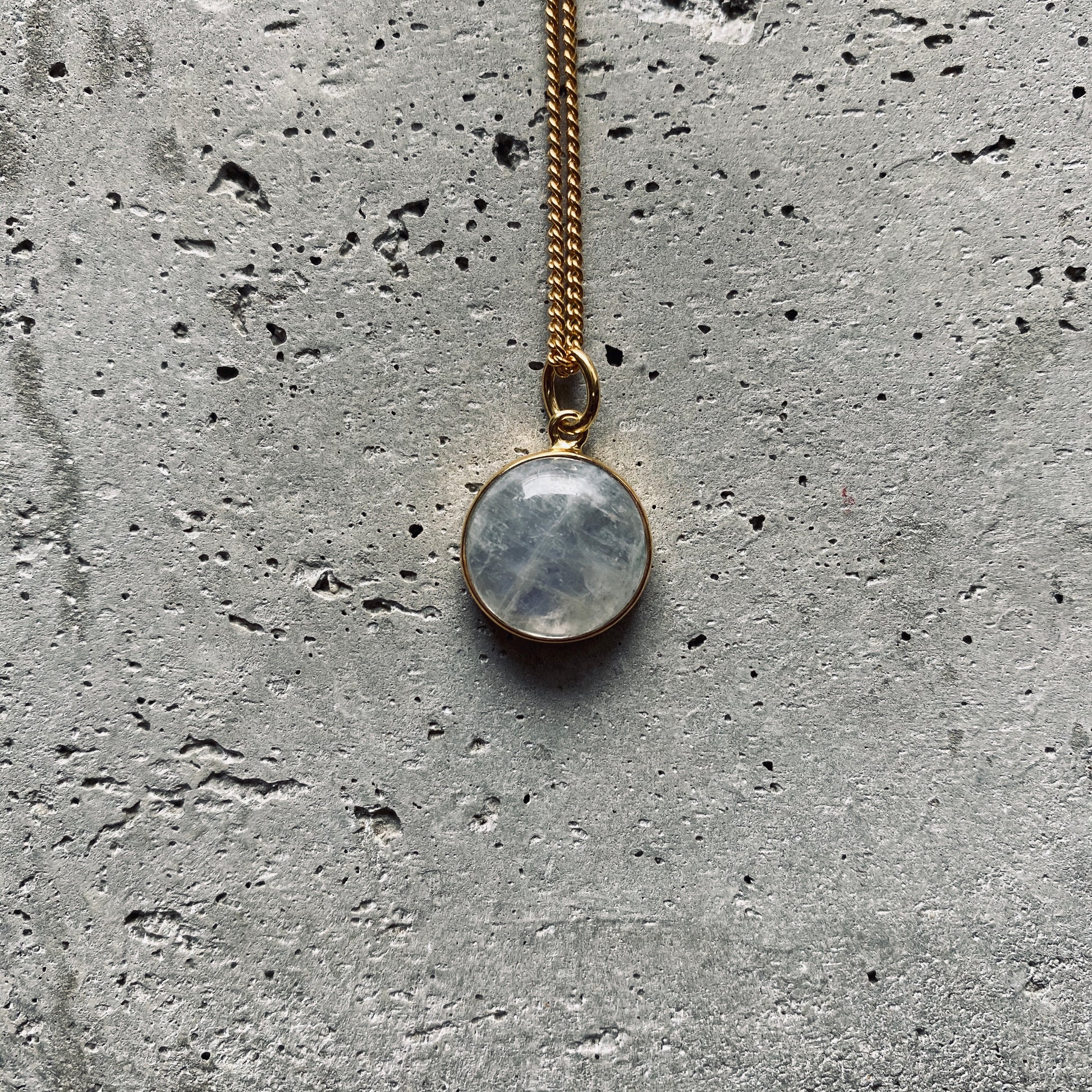 HANA Mondstein Halskette | Necklace Gold - The Santai Collection