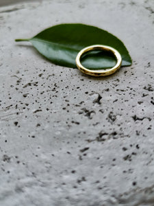 AYU bold BRASS glänzend hammerd Ring Gold - The Santai Collection