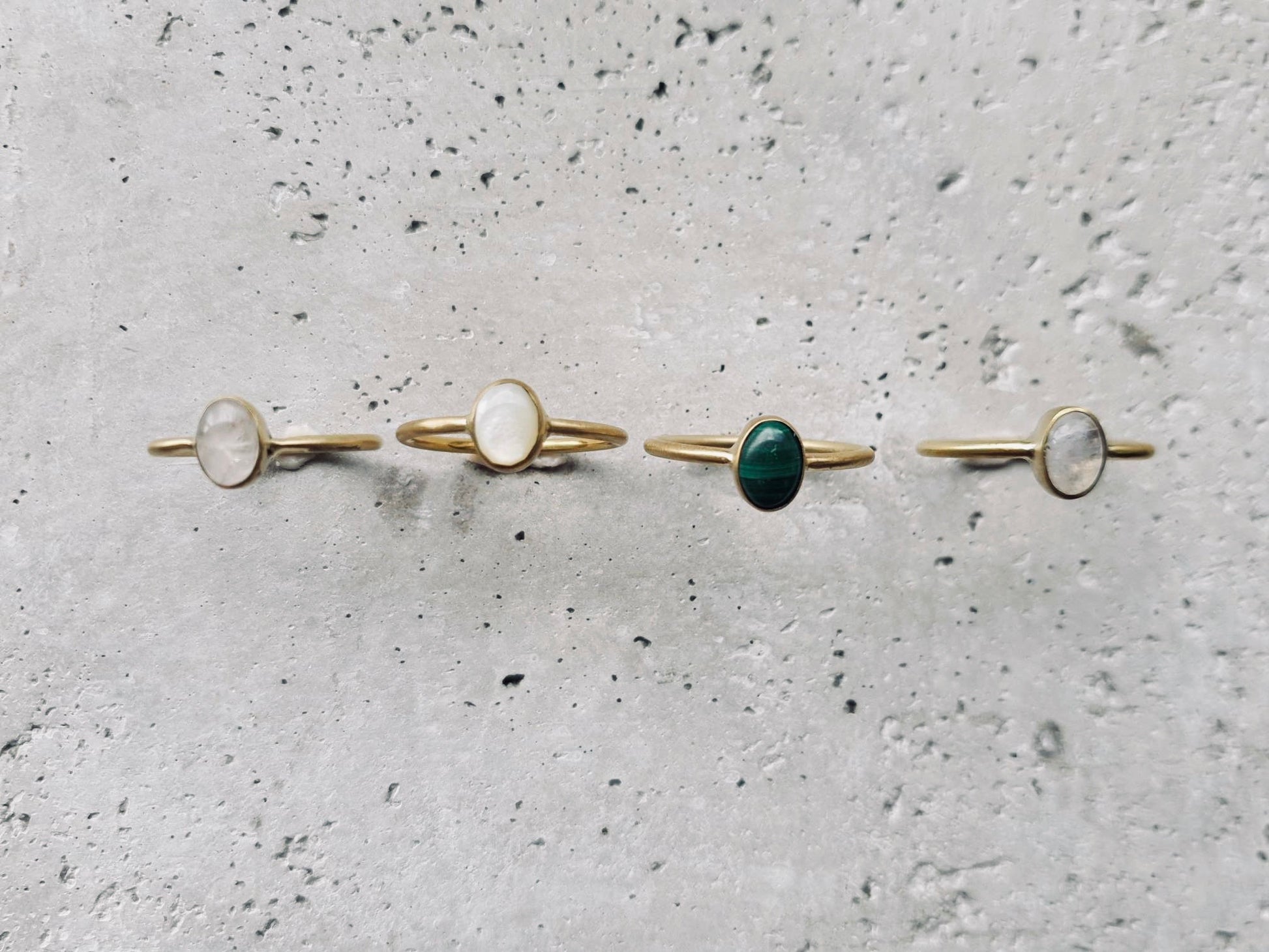 INDAH Malachait Ring Gold - The Santai Collection