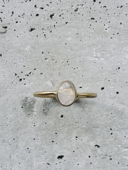 INDAH Rosenquarz Ring Gold - The Santai Collection