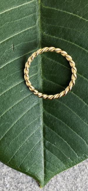 ISTA twisted thin Ring Gold - The Santai Collection