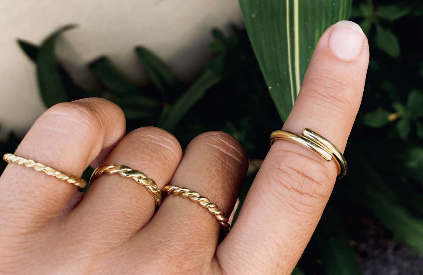 ISTA twisted flat Ring Gold - The Santai Collection