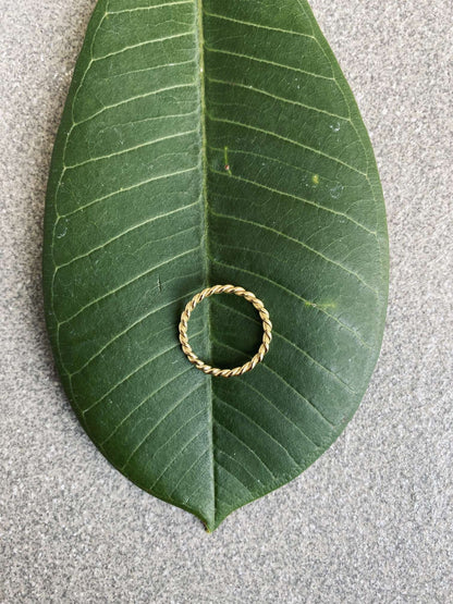 ISTA twisted thin Ring Gold - The Santai Collection
