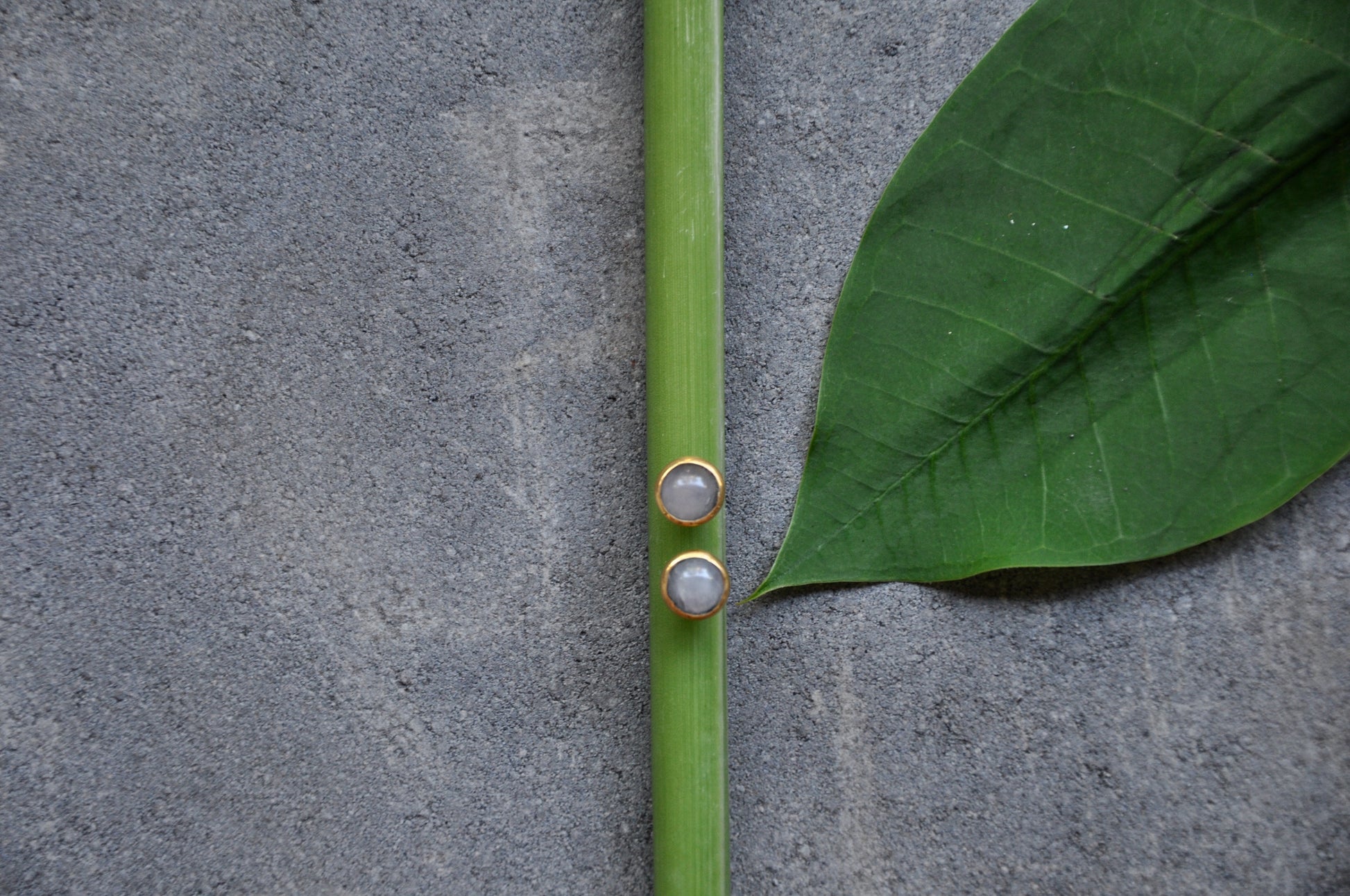 MILA Mondstein Ohrring | Earring Gold - The Santai Collection