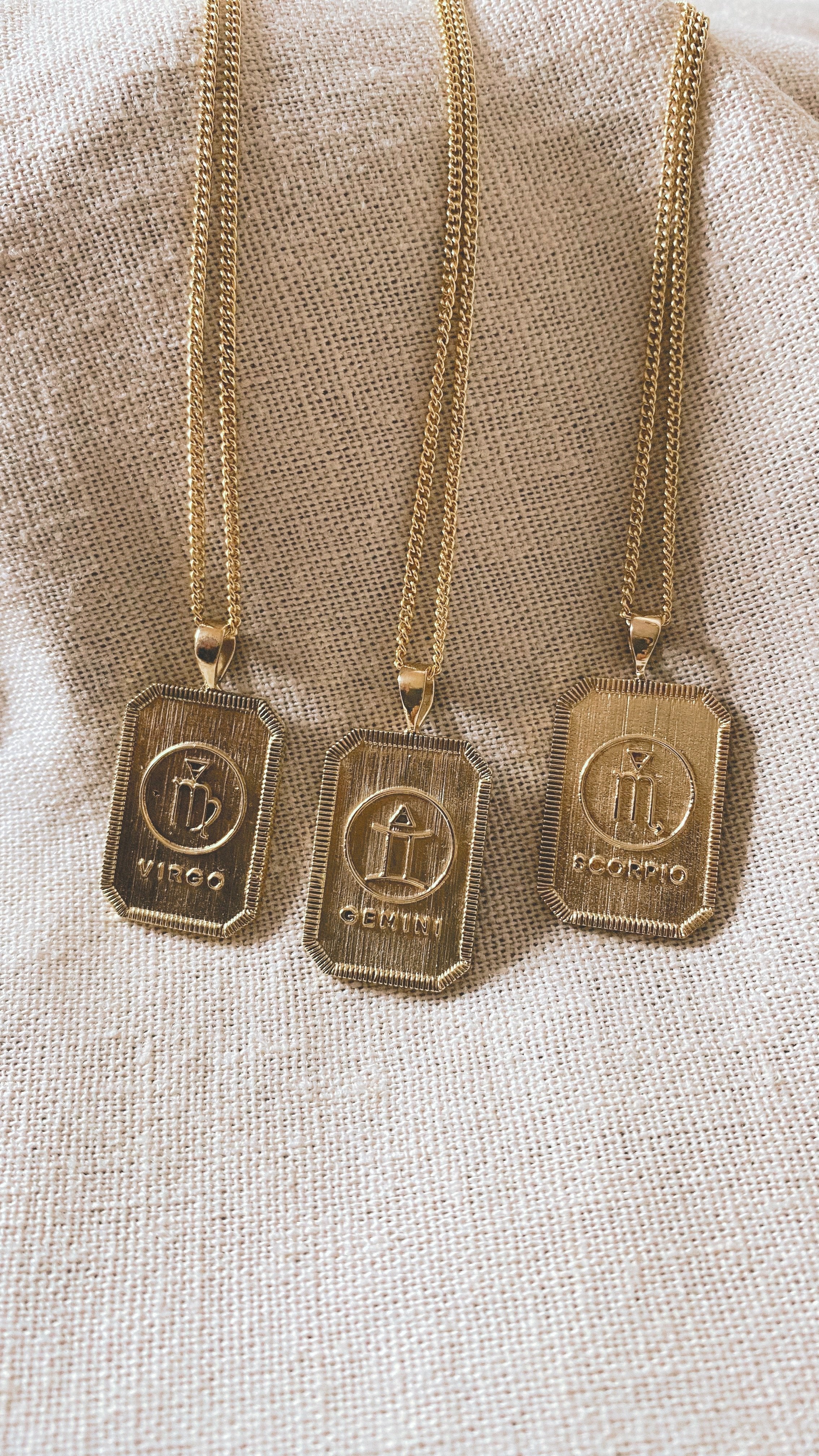 ZODIAC. Collection LEO | LÖWE Halskette | Necklace Gold | Sternzeichen Kette