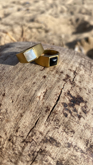 AMELIA Perlmutt Ring Gold