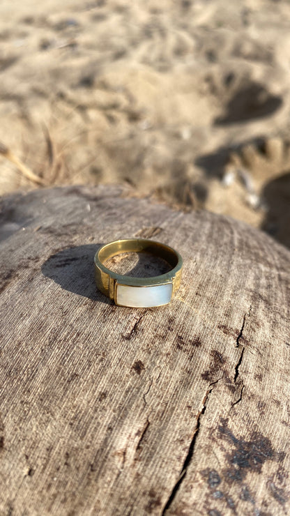 HABIBI Perlmutt Ring Gold