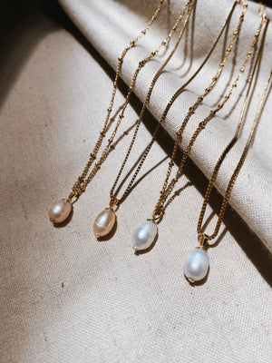 ELLE Flores Pearl Halskette | Necklace Gold